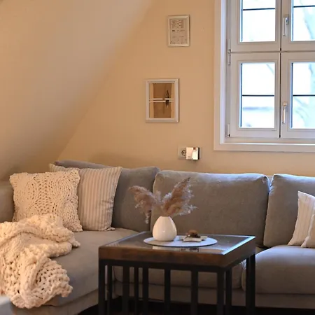 Tuermerstube - In Der Hinterburg - Mit Aufzug, Parkplatz, E-ladestation & Garten - Hunde Willkommen Apartment Schlitz